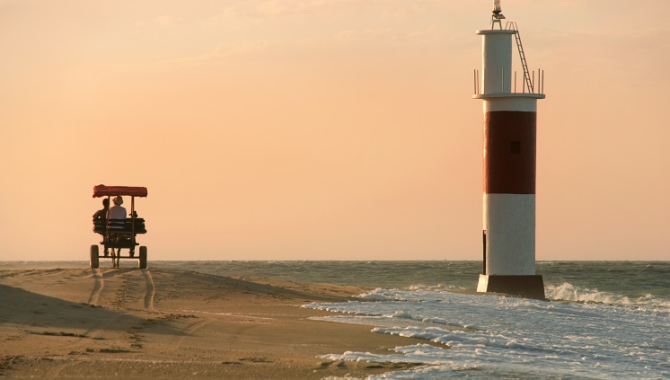 Farol é um dos pontos mais visitados de Galinhos. Crédito: Setur RN Farol é um dos pontos mais visitados de Galinhos. Crédito: Setur RN