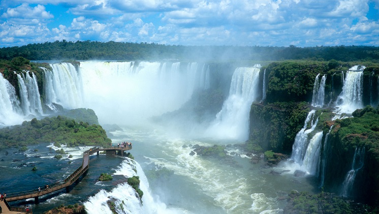 Cataratas são o principal atrativo do Parque Nacional do Iguaçu. Crédito: Christian Knepper