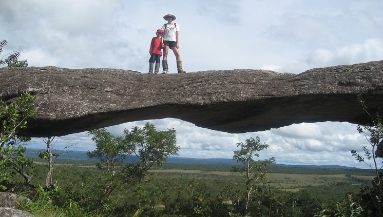 Fabiana Corrêa e o filho Antônio na Chapada dos Guimarães. Foto: Arquivo Pessoal