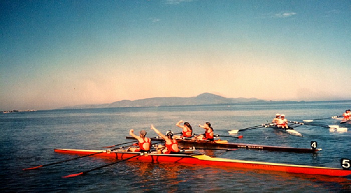 A atleta com 15 anos, em 1997, treinando em sua cidade natal, Florianópolis. Crédito: Divulgação