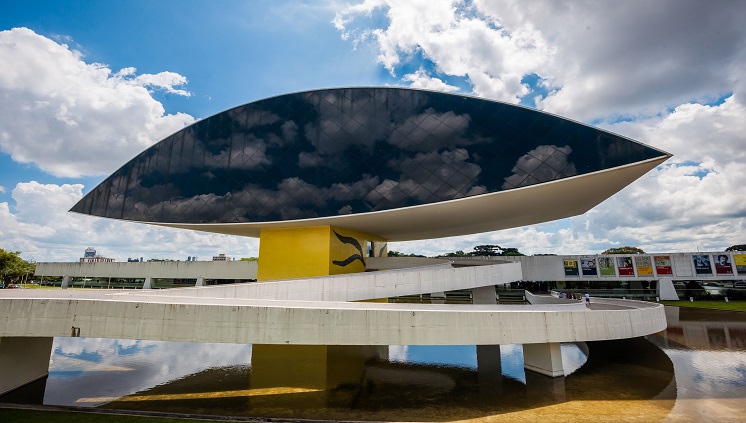 Museu Oscar Niemeyer em Curitiba (PR). Crédito: Embratur