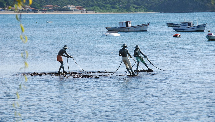 Estátua dos três pescadores em Armação de Búzios (RJ). Foto: Werner Zotz