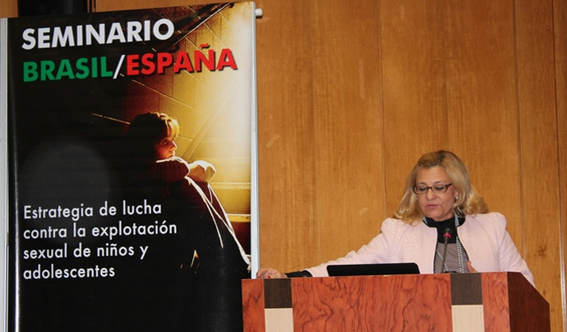 Elisabeth Bahia, coordenadora-geral do Turismo Sustentável e Infância (TSI), em seminário na Espanha Foto: Paloma Santos