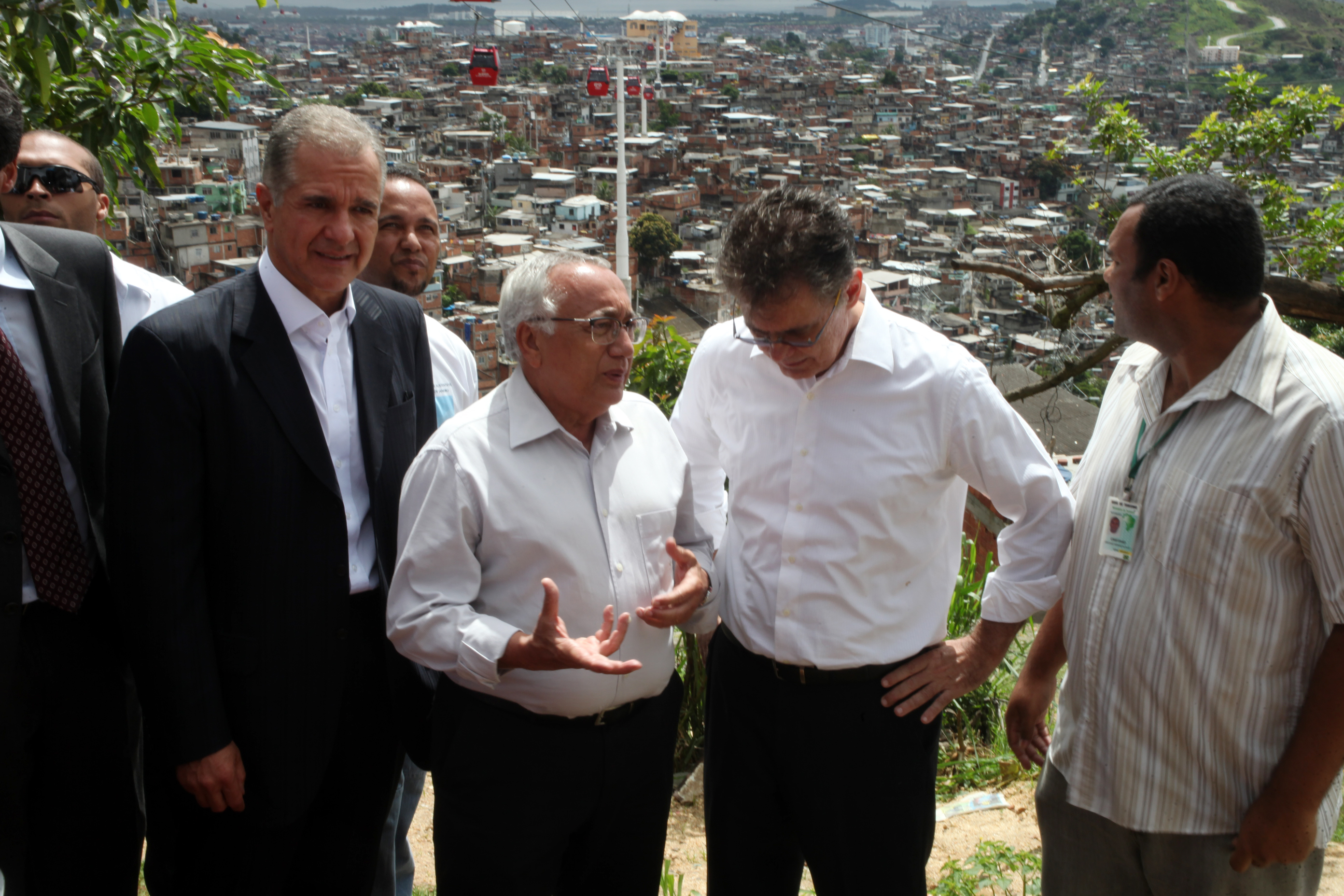 Ministro no Morro do Alemão