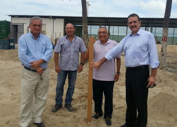 Ministro Gastão Vieira visitou obras de aquário em Fortaleza