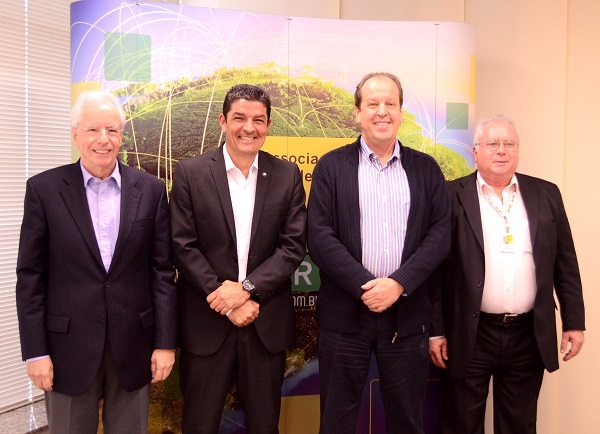 Ministro esteve reunido com representantes da Associação Brasileira de Empresas Aéreas.