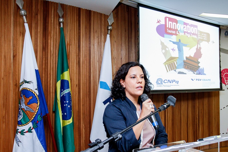 Helena Costa, do MTur, fez a abertura do evento