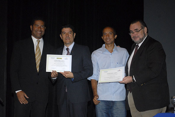 Formando Gilberto Pereira, Ministro Vinícius Lages, Formando Valteci da Conceição e secretário de Turismo do RJ, Cláudio Magnavitta