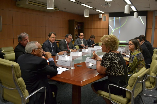 Ministros Gastão Vieira e Marta Suplicy definem atuação conjunta para a Copa